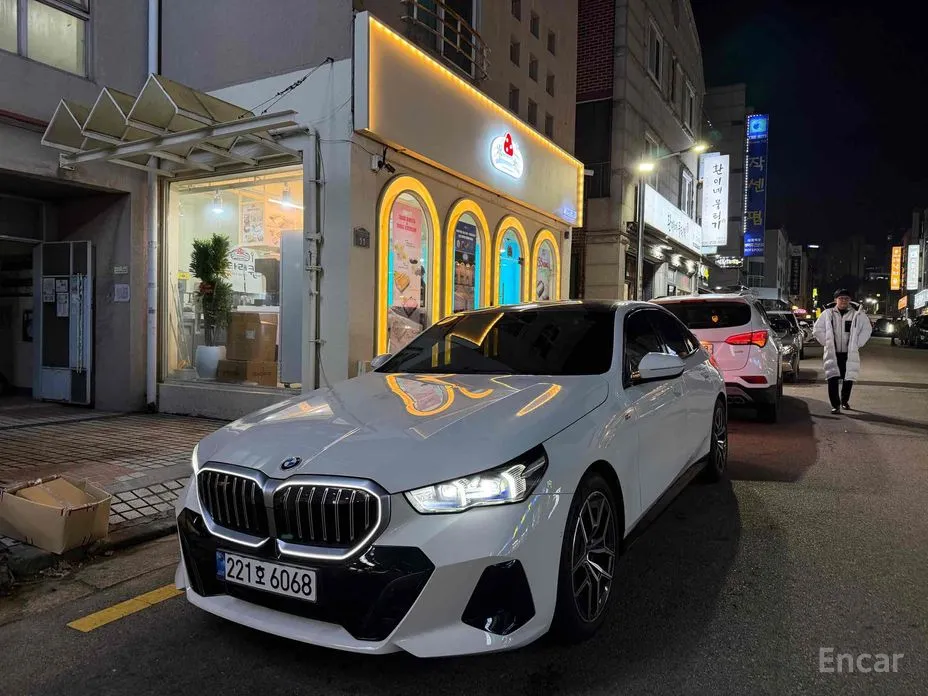 Фото 2 - BMW 5 Series