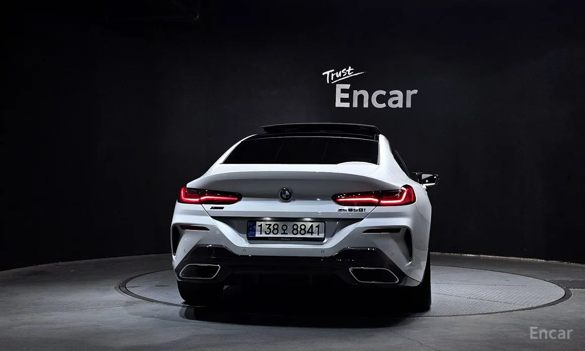 Фото 4 - BMW 8 Series