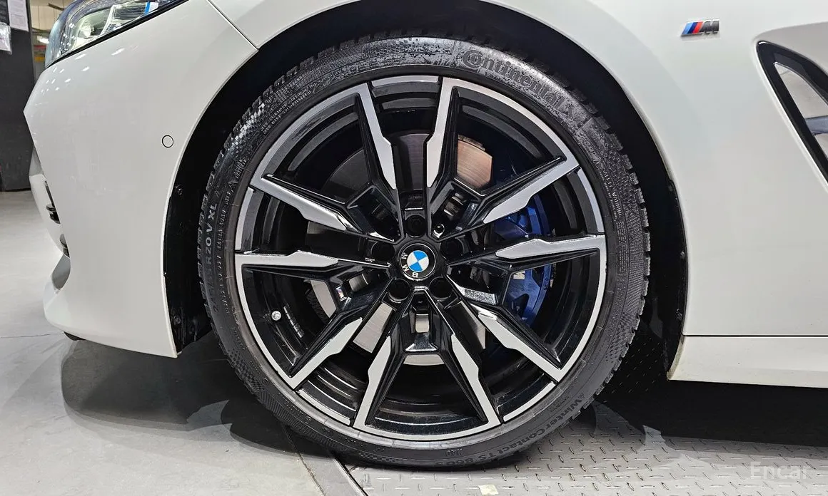 Фото 5 - BMW 8 Series