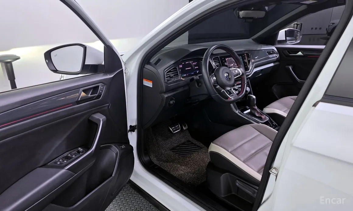 Фото 10 - Volkswagen T-Roc