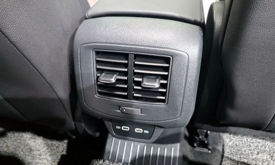 Фото 19 - Volkswagen T-Roc