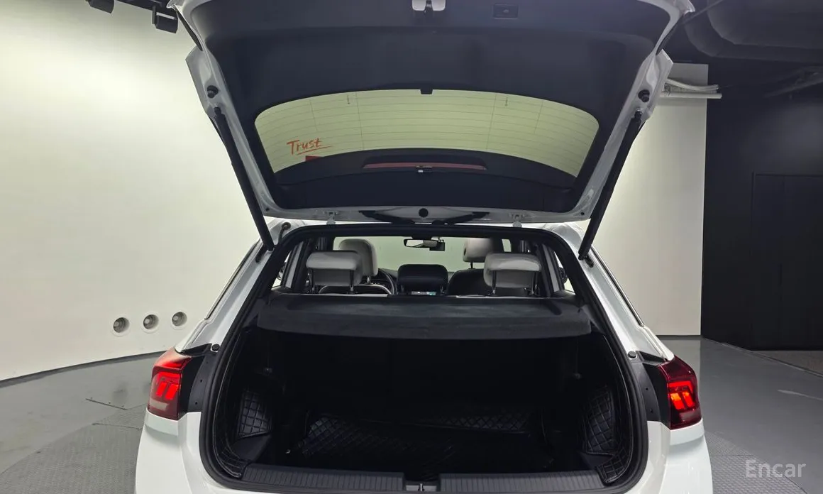 Фото 20 - Volkswagen T-Roc