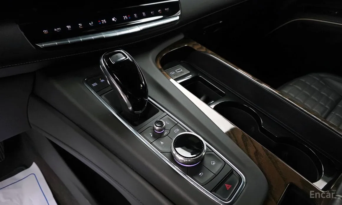 Фото 9 - Cadillac Escalade