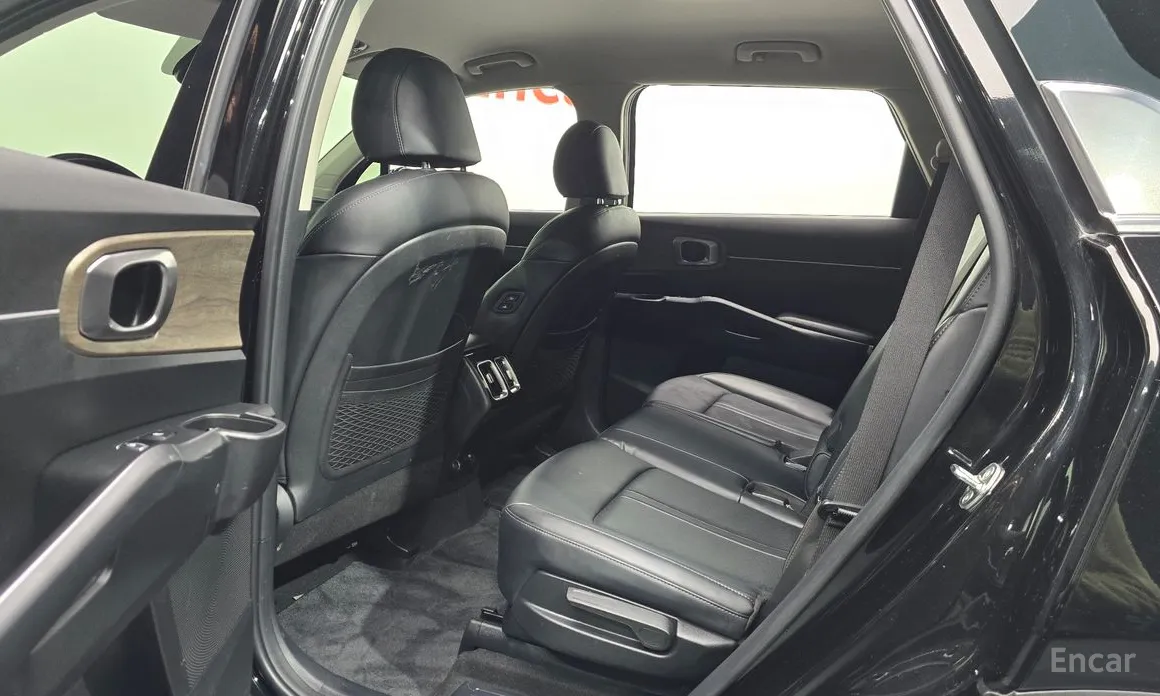 Фото 12 - Kia Sorento