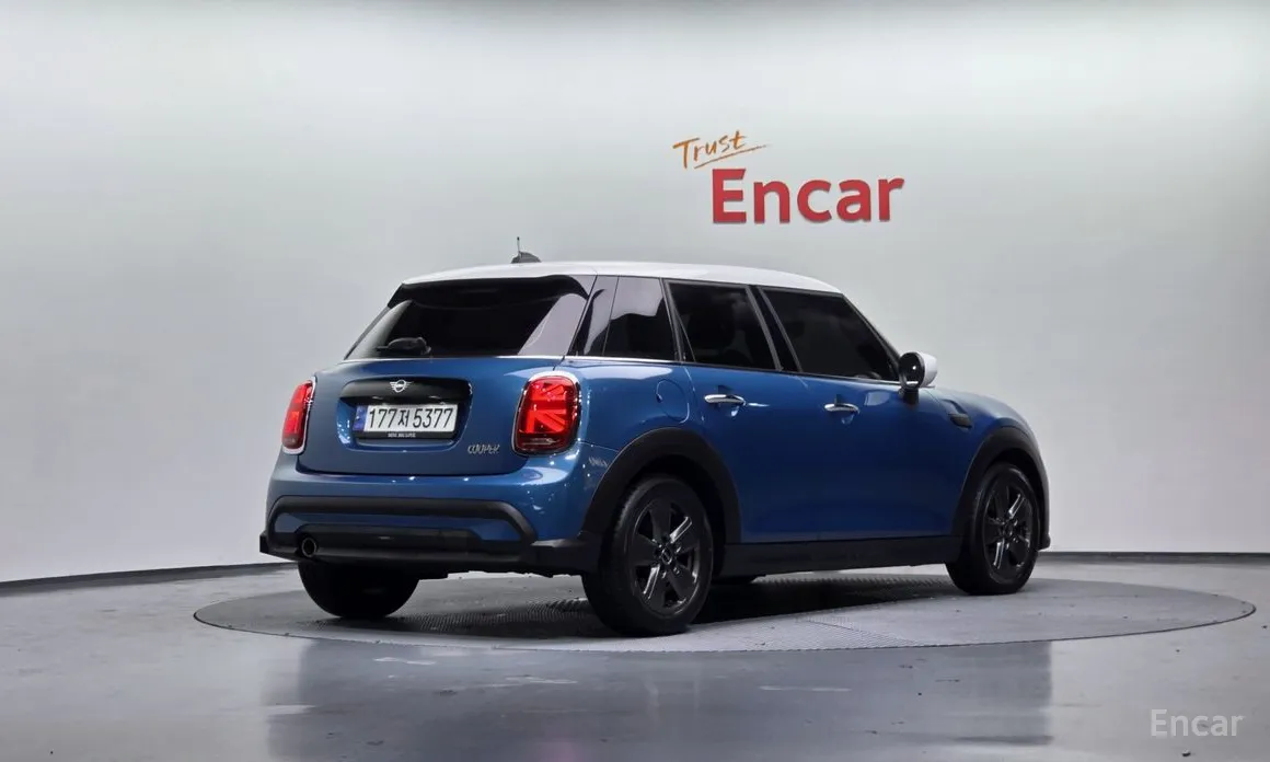 Фото 2 - Mini Cooper