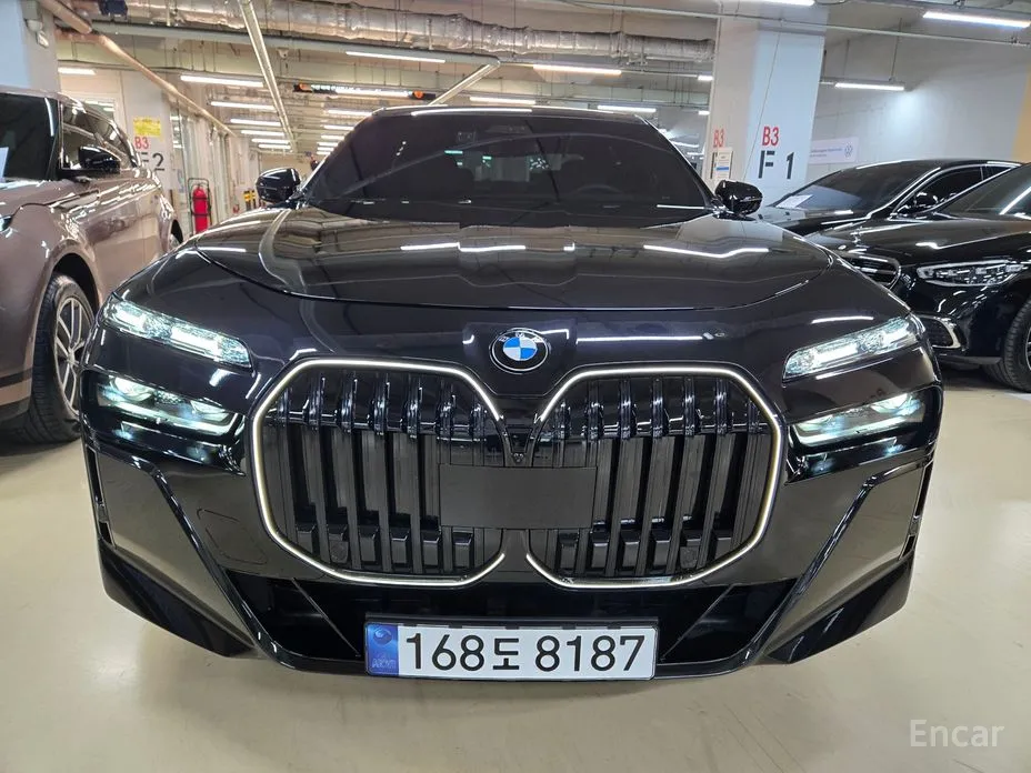 Фото 2 - BMW 7 Series