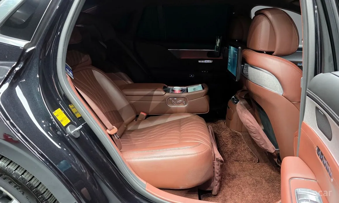 Фото 12 - Genesis G90