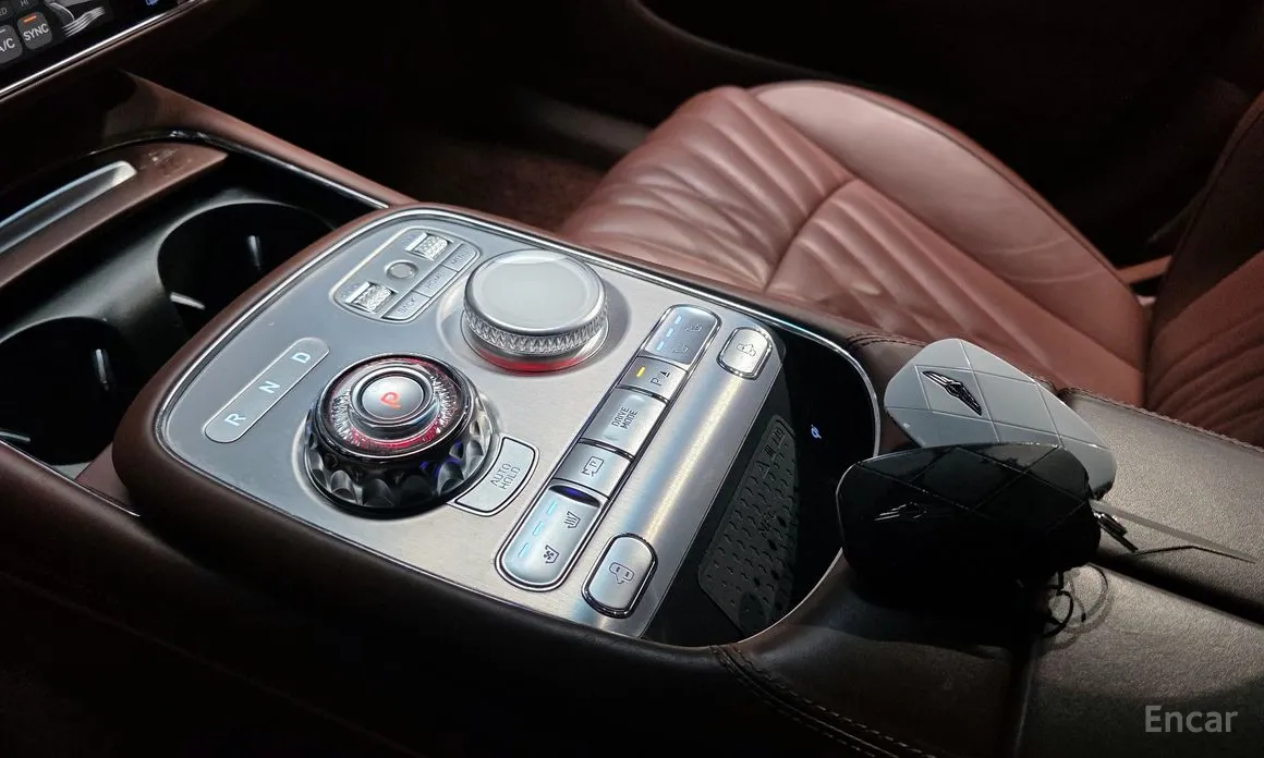 Фото 9 - Genesis G90