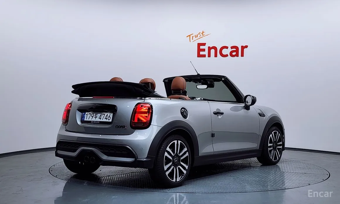 Фото 2 - Mini Cooper Convertible