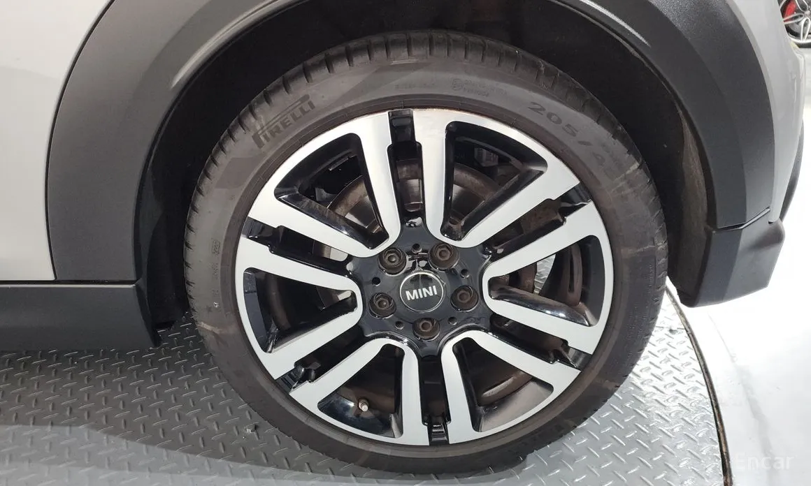 Фото 5 - Mini Cooper Convertible