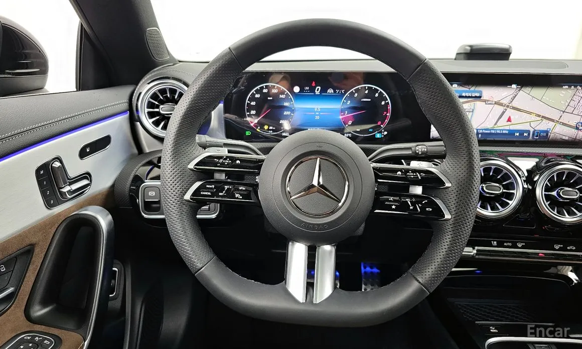 Фото 13 - Mercedes-Benz CLA-Class