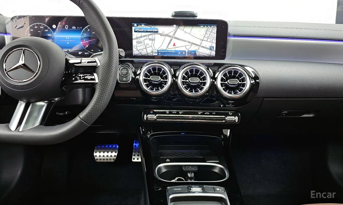 Фото 14 - Mercedes-Benz CLA-Class