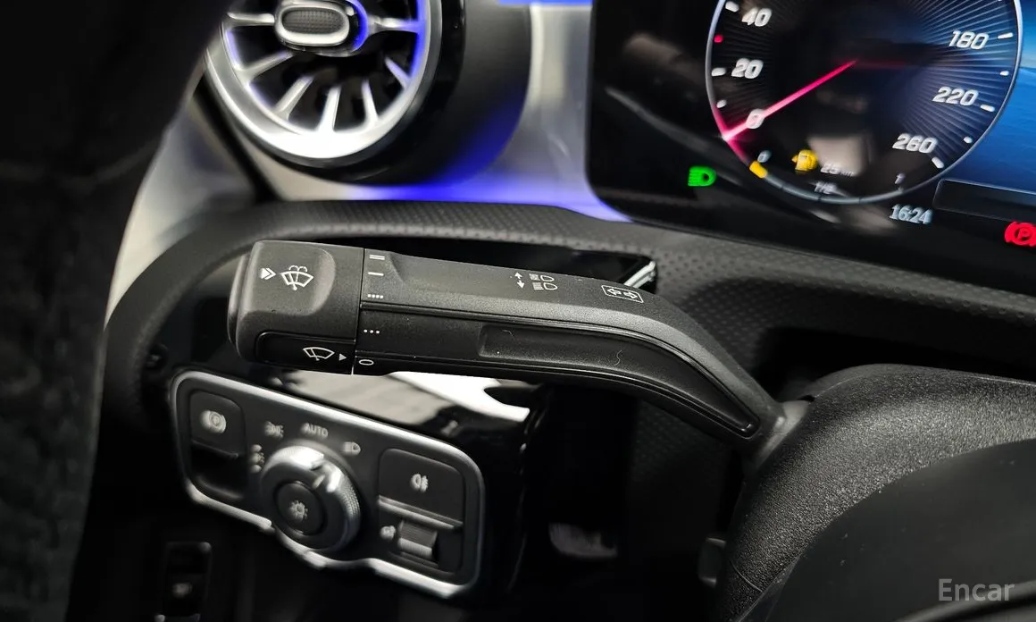 Фото 17 - Mercedes-Benz CLA-Class