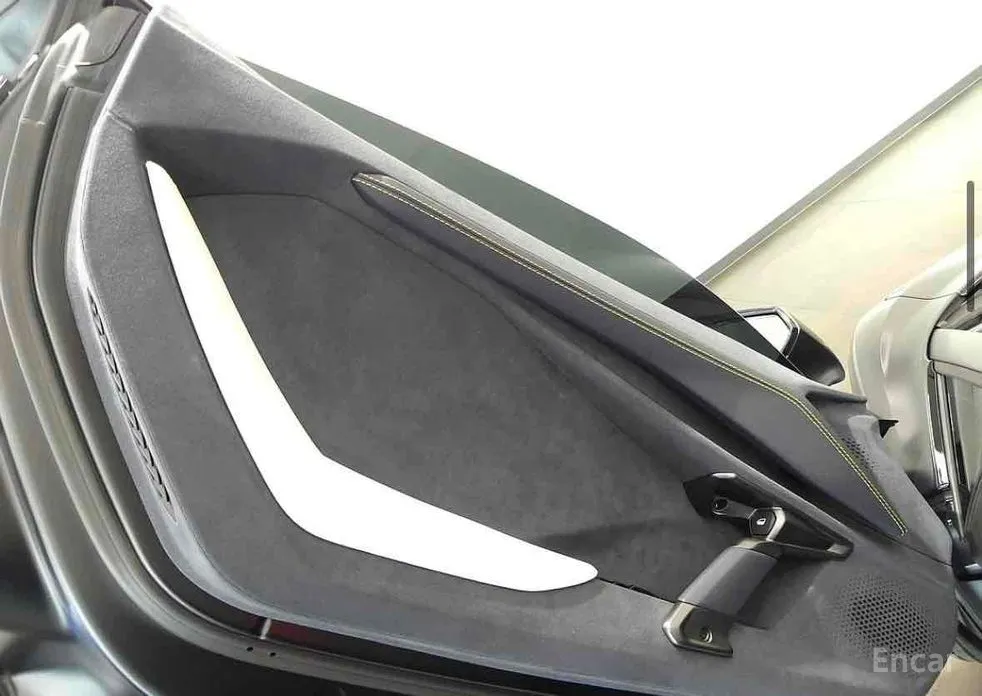 Фото 11 - Lamborghini Revuelto