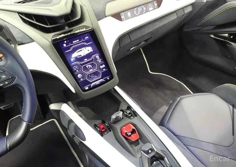 Фото 17 - Lamborghini Revuelto