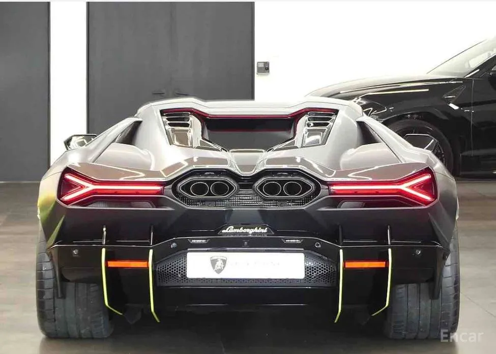 Фото 3 - Lamborghini Revuelto