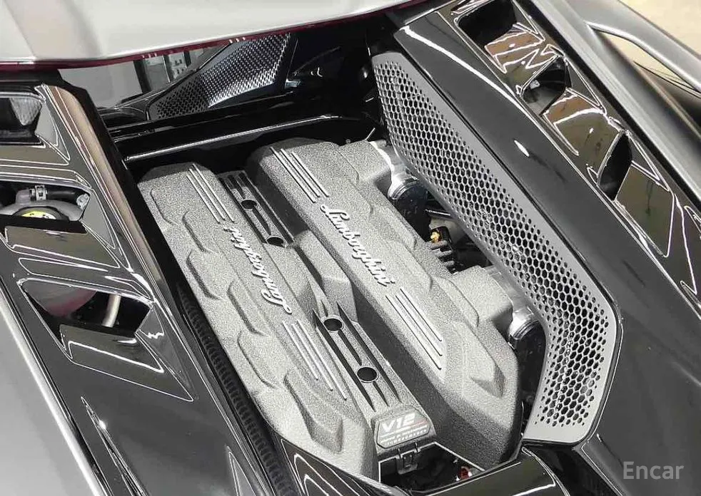 Фото 5 - Lamborghini Revuelto