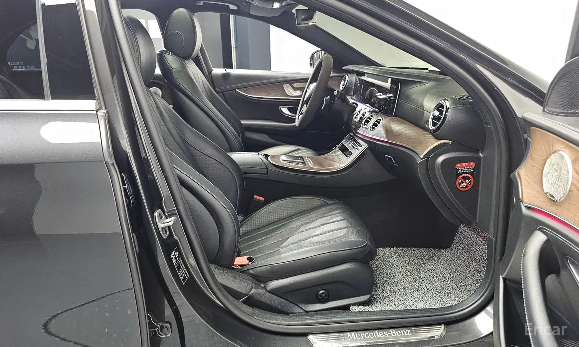 Фото 11 - Mercedes-Benz E-Class