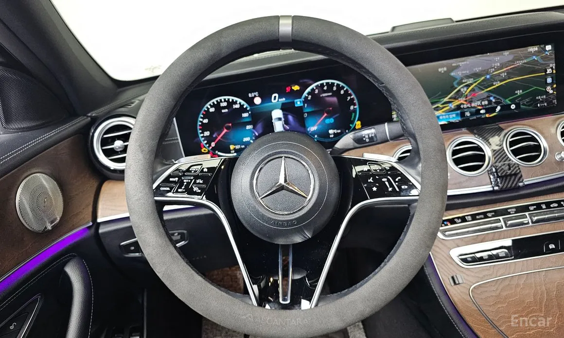 Фото 13 - Mercedes-Benz E-Class