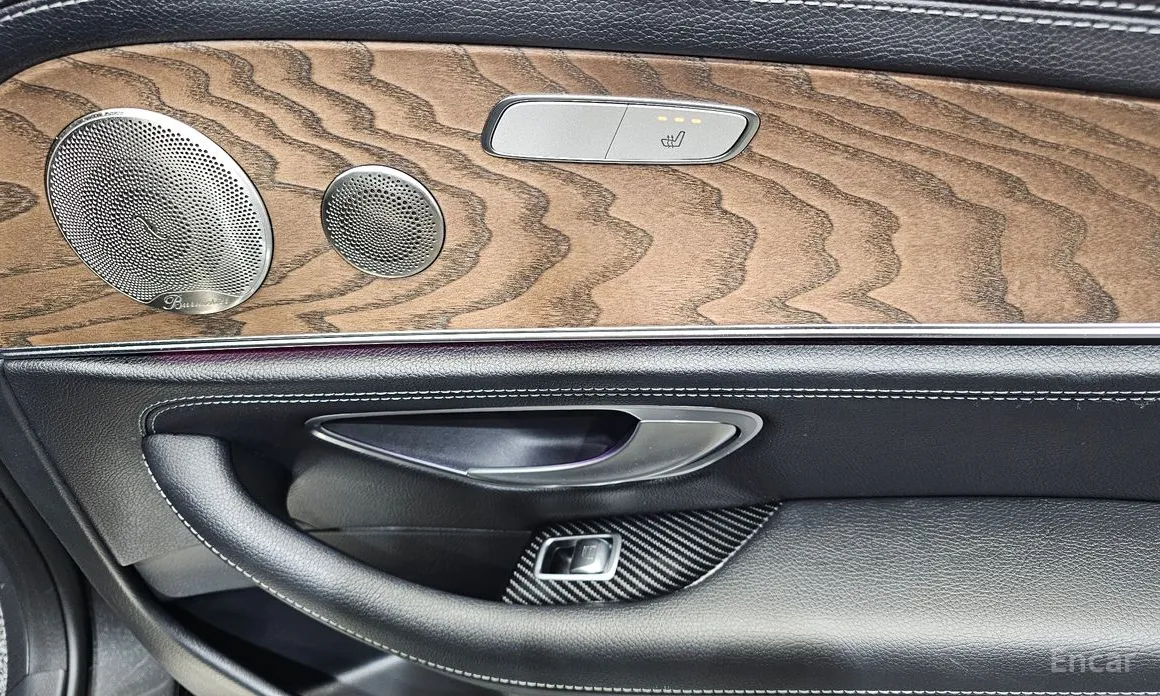 Фото 18 - Mercedes-Benz E-Class