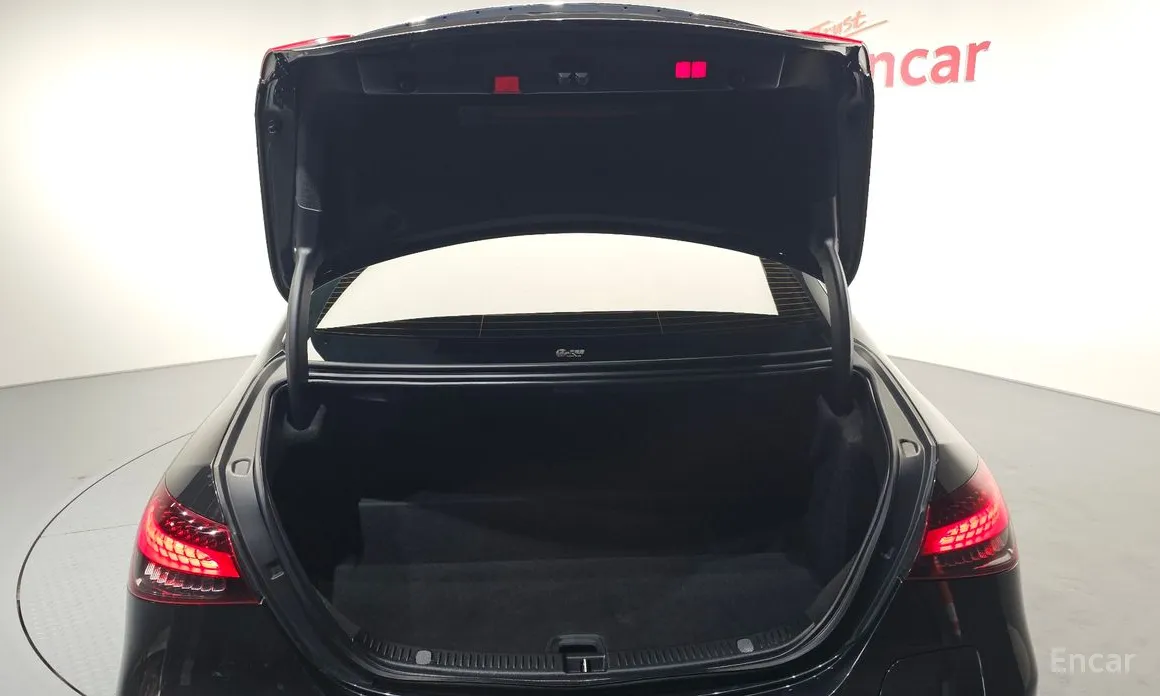 Фото 20 - Mercedes-Benz E-Class