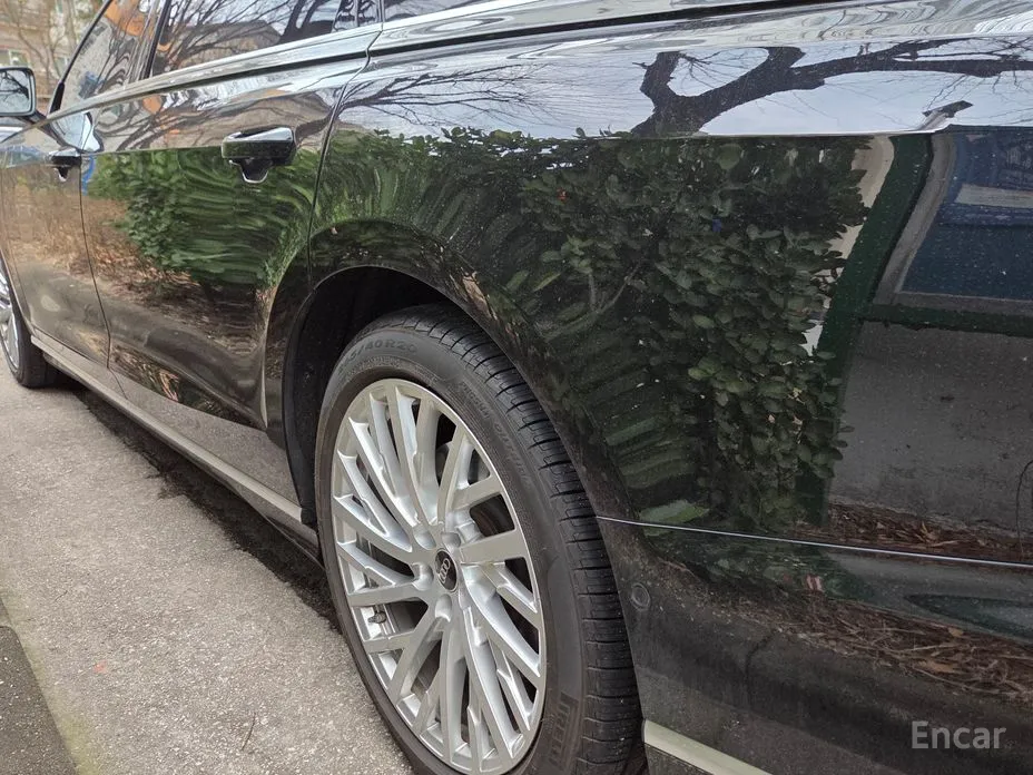 Фото 2 - Audi A8