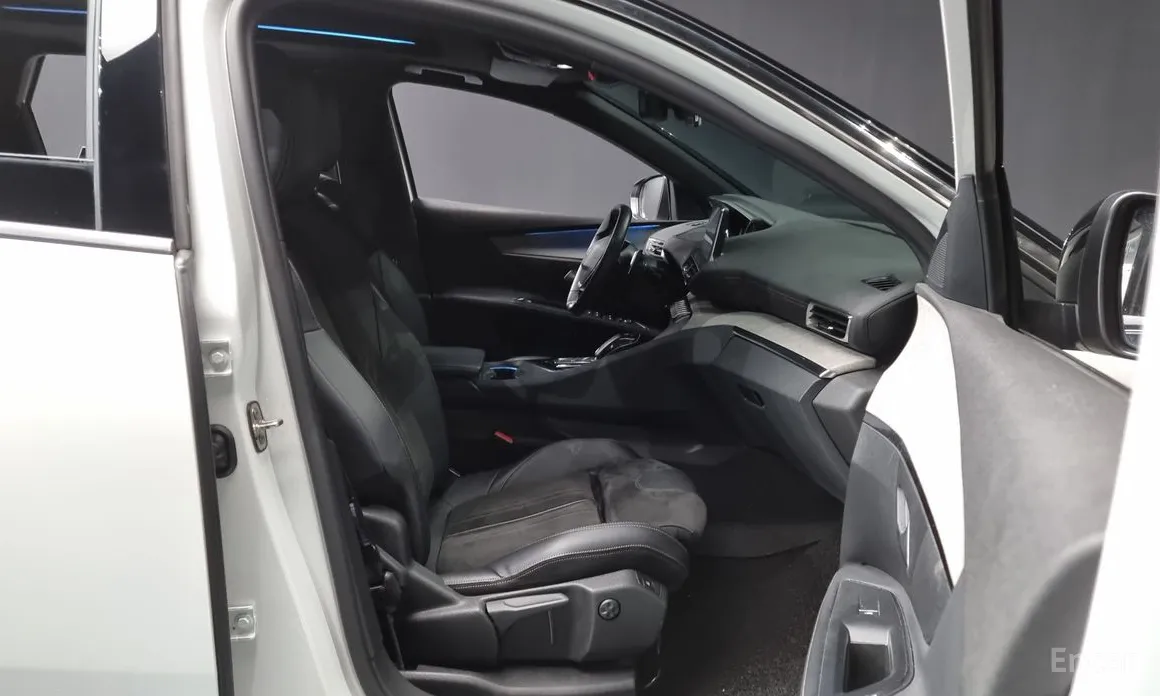 Фото 11 - Peugeot 5008