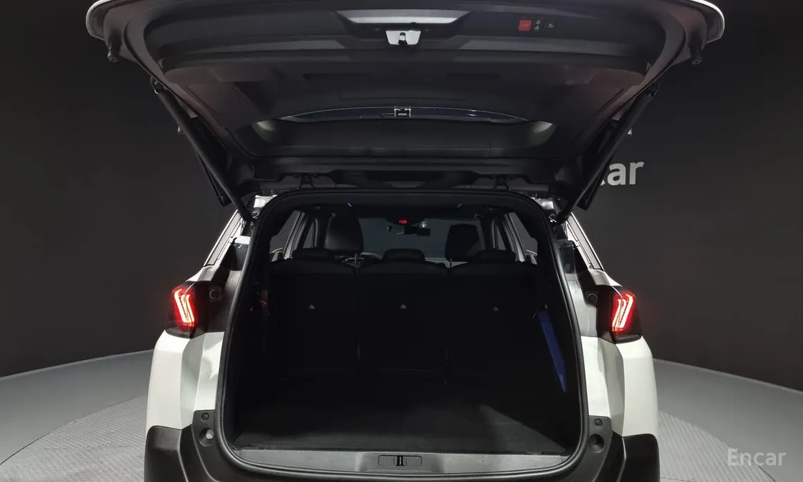 Фото 20 - Peugeot 5008