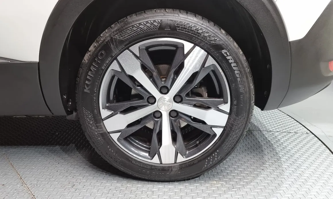 Фото 5 - Peugeot 5008