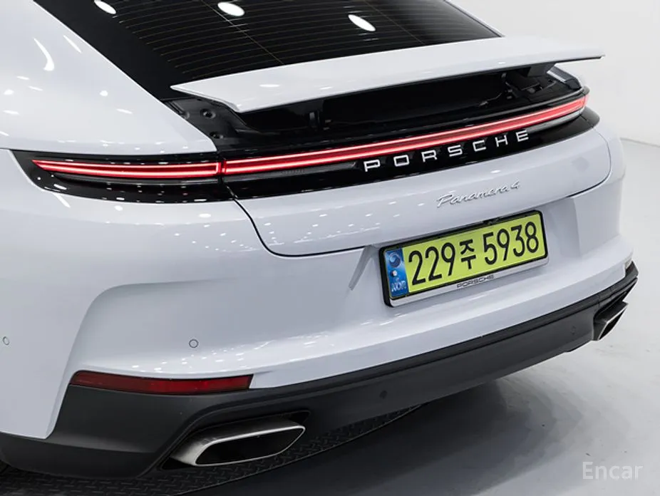 Фото 12 - Porsche Panamera