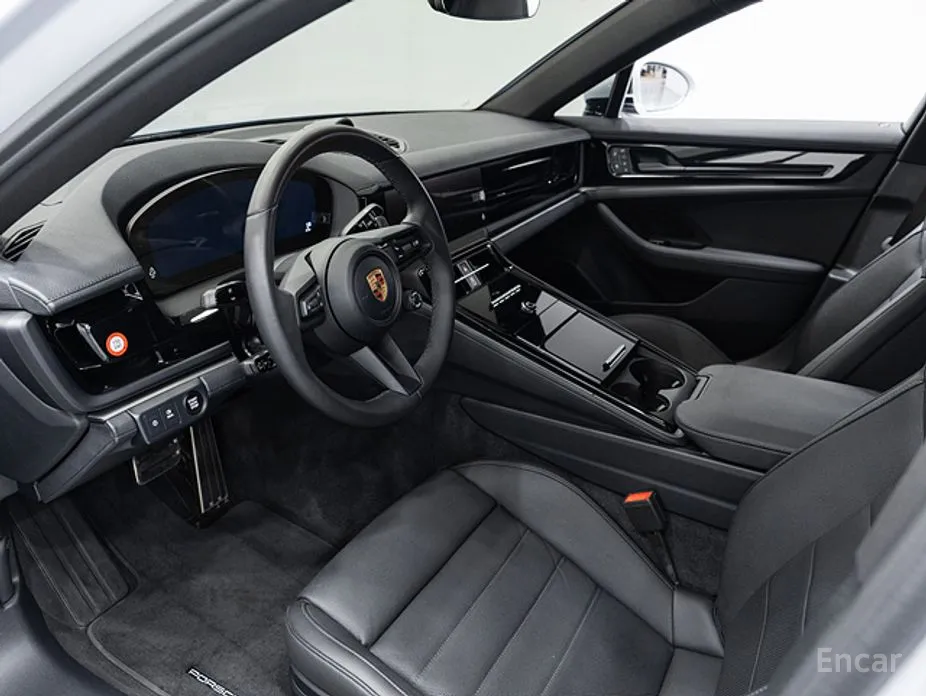 Фото 14 - Porsche Panamera