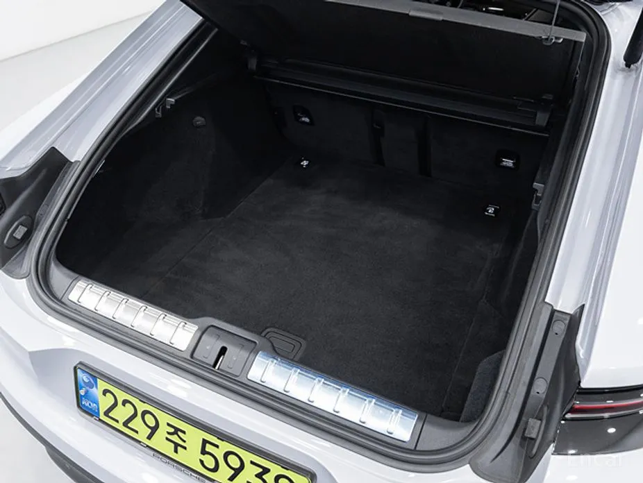 Фото 16 - Porsche Panamera