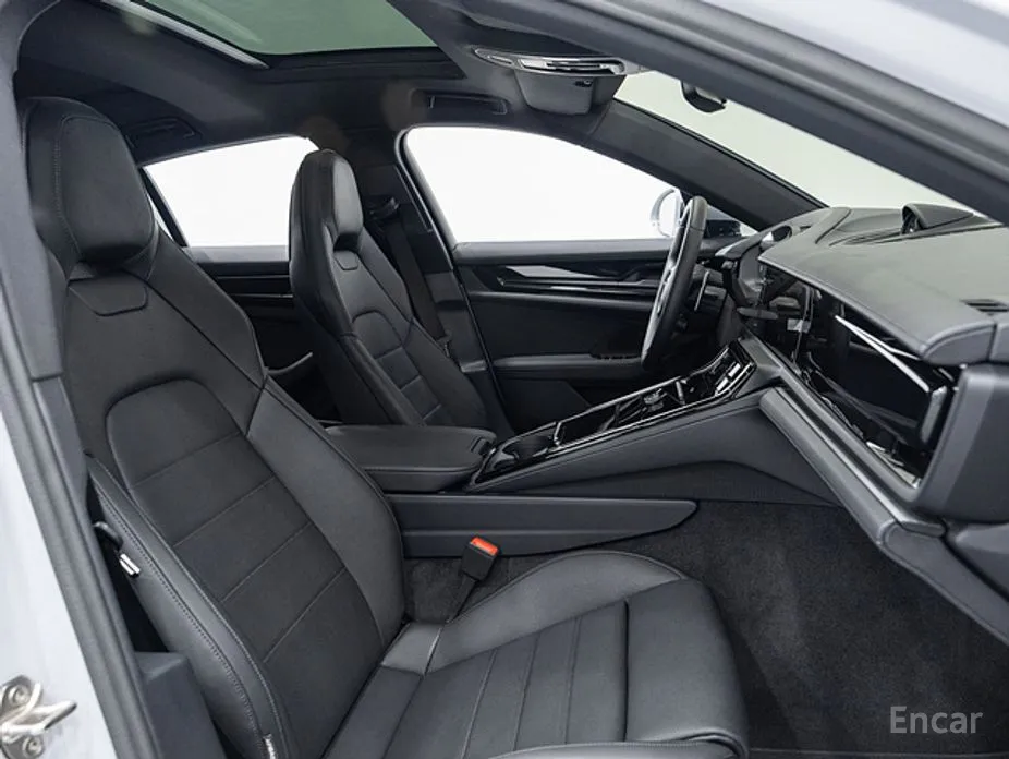 Фото 17 - Porsche Panamera