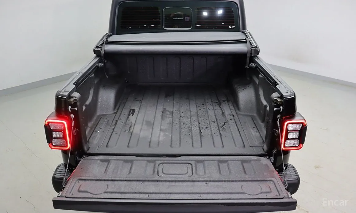 Фото 10 - Jeep Gladiator