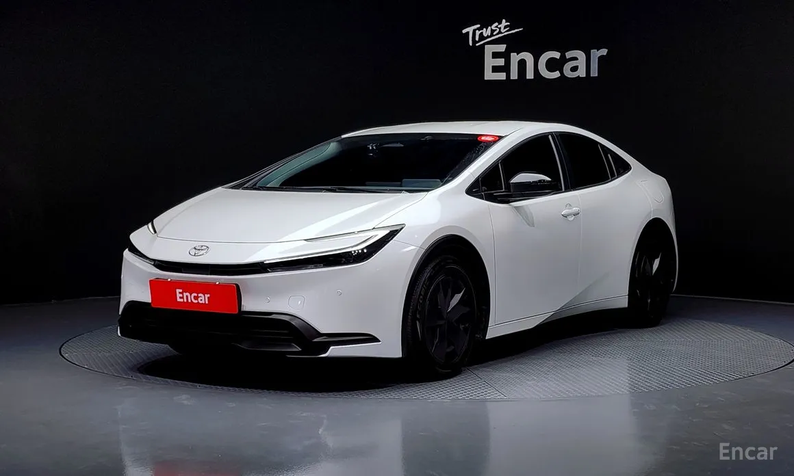 Фото 1 - Toyota Prius