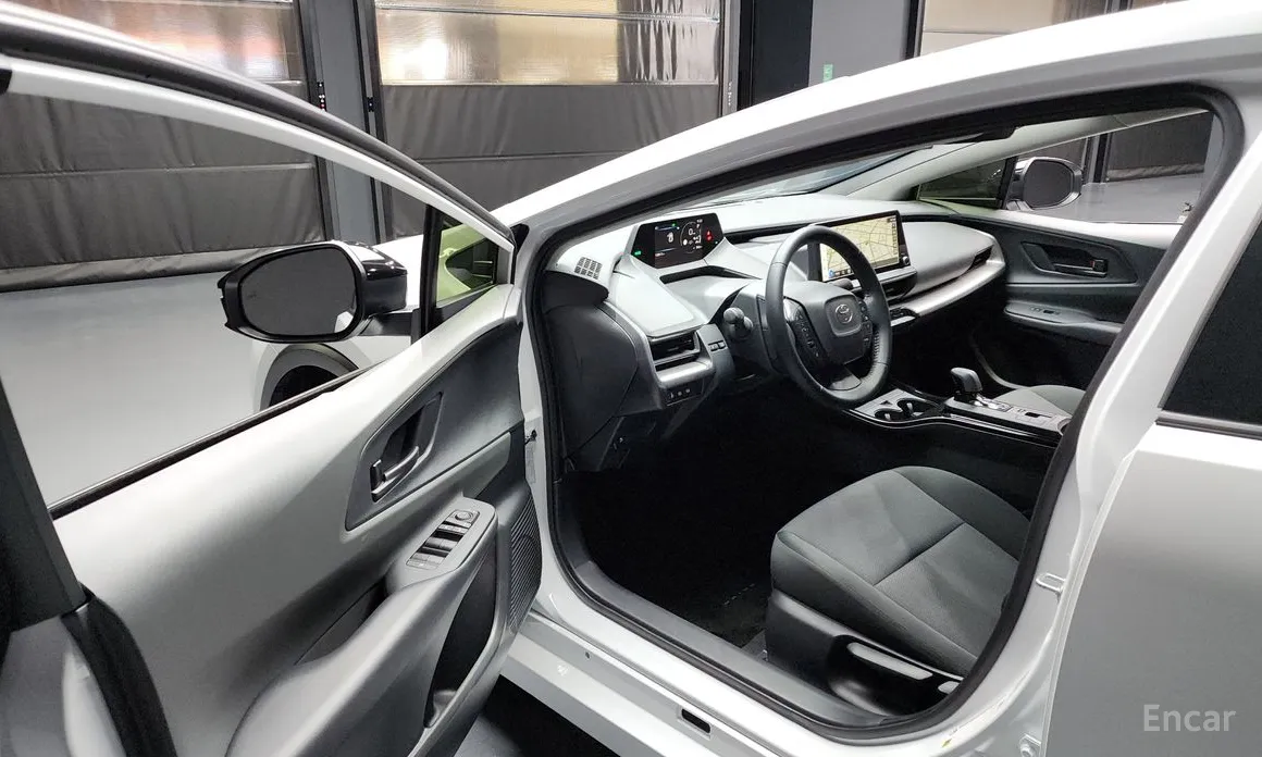 Фото 10 - Toyota Prius