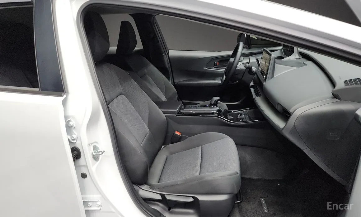 Фото 11 - Toyota Prius