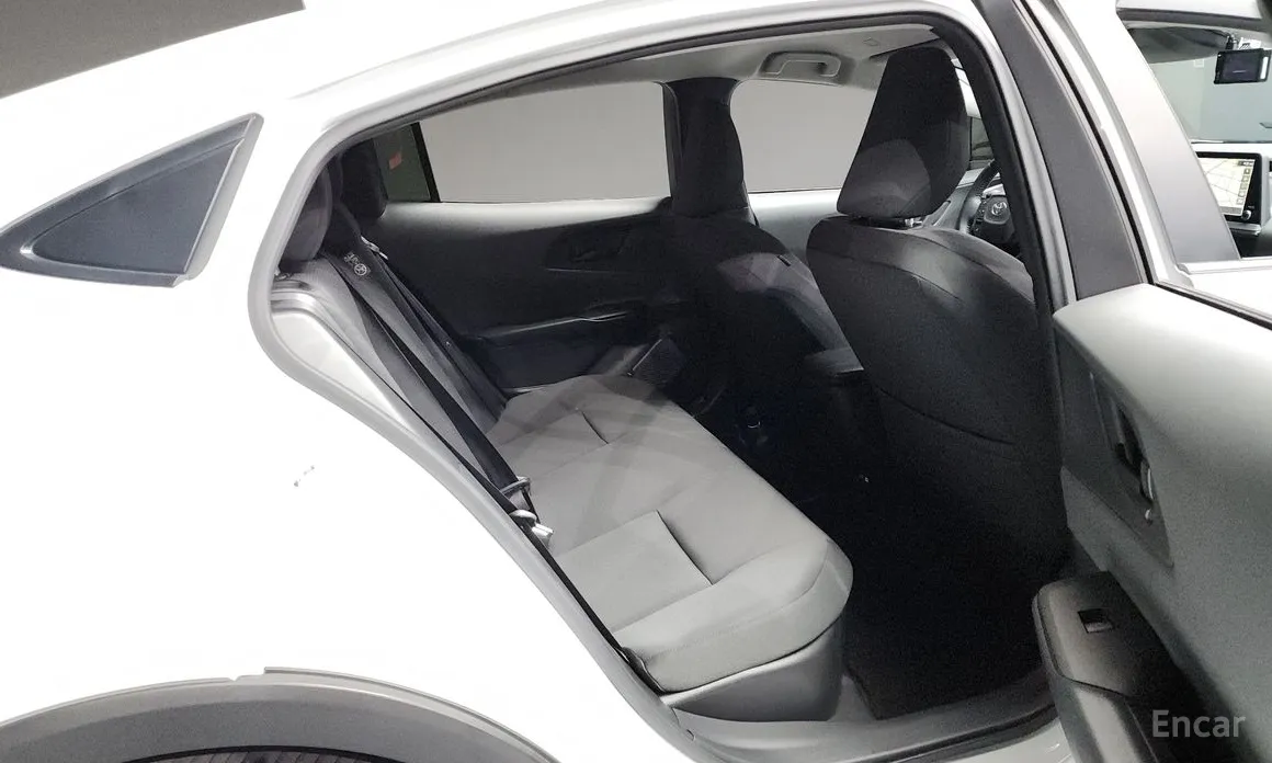 Фото 12 - Toyota Prius