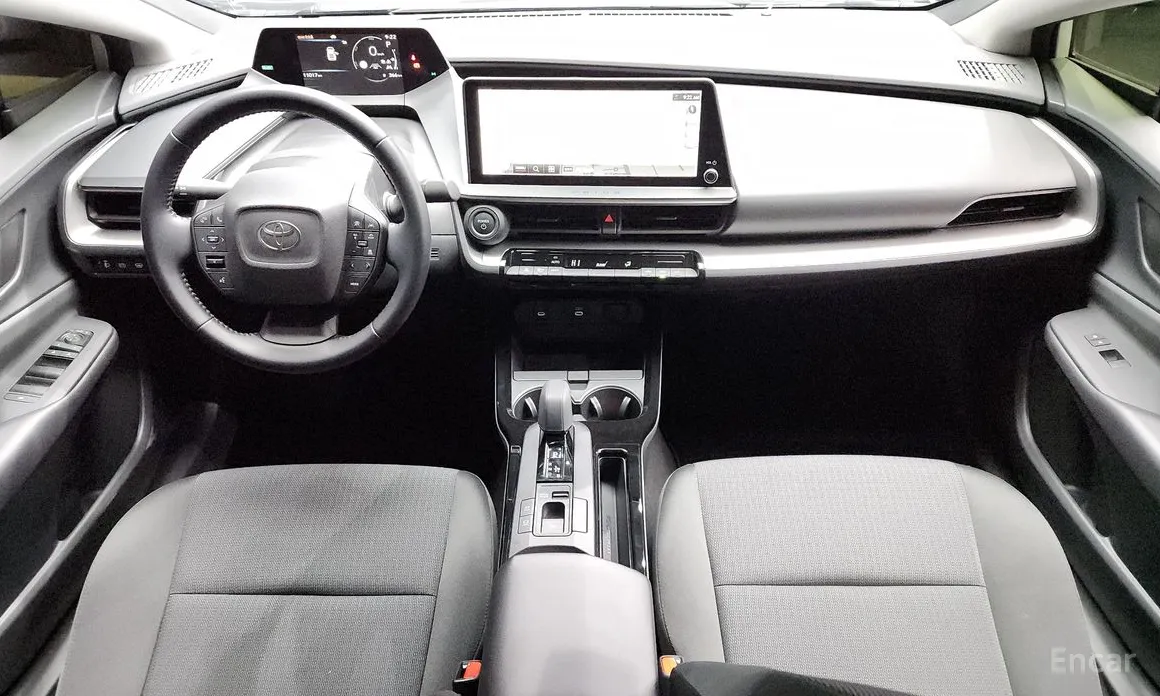 Фото 7 - Toyota Prius