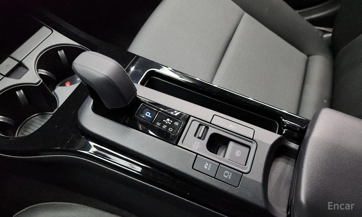 Фото 9 - Toyota Prius