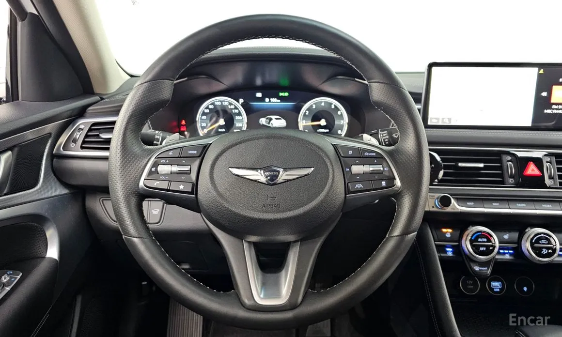 Photo 13 - Genesis G70
