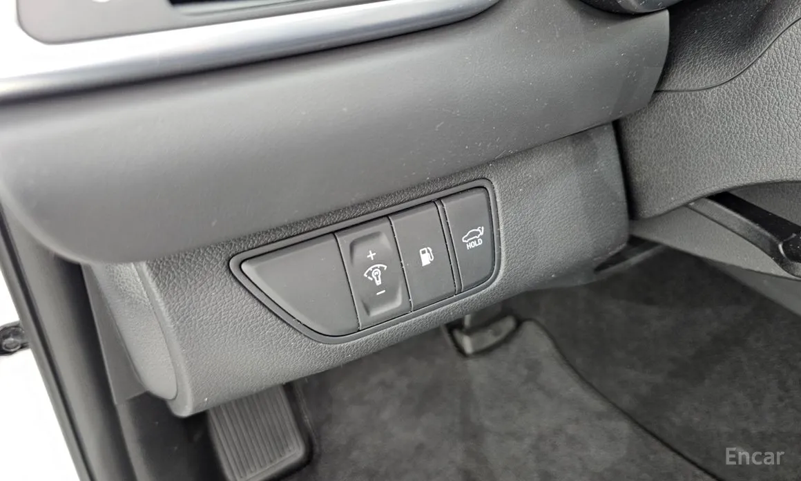 Photo 17 - Genesis G70