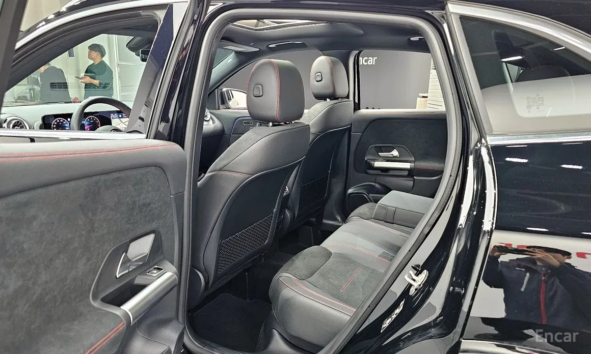 Фото 11 - Mercedes-Benz GLA-Class