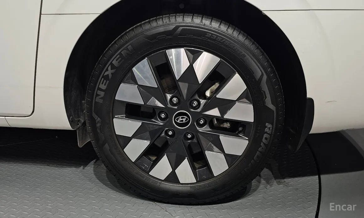 Фото 5 - Hyundai Staria