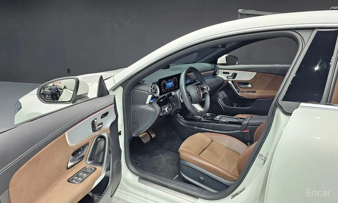 Фото 11 - Mercedes-Benz CLA-Class