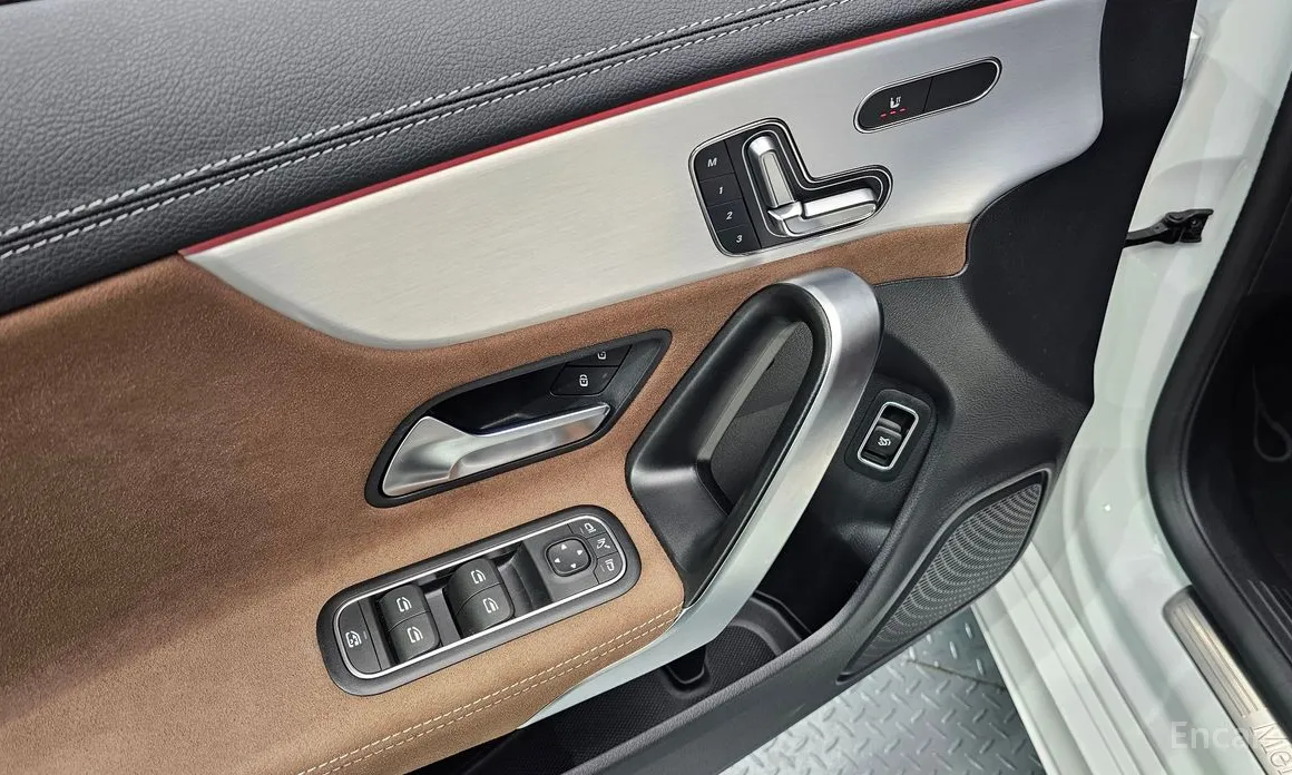 Фото 17 - Mercedes-Benz CLA-Class