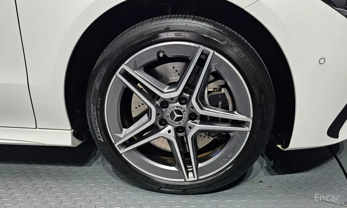 Фото 5 - Mercedes-Benz CLA-Class