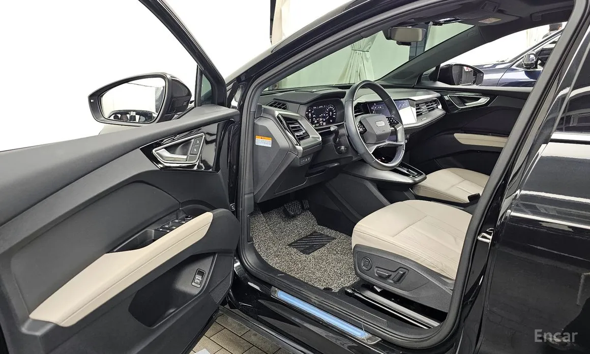 Фото 10 - Audi Q4 e-tron