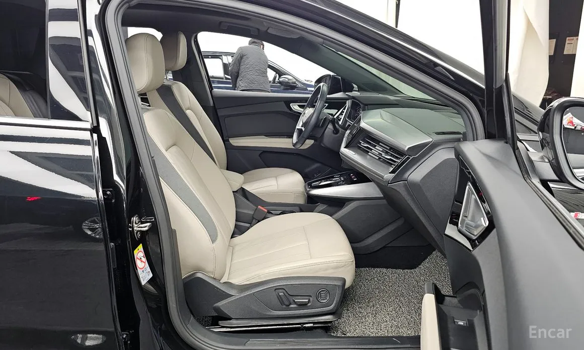 Фото 11 - Audi Q4 e-tron