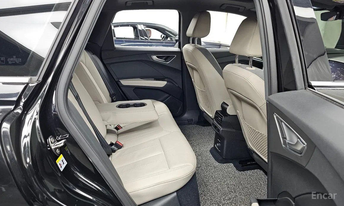 Фото 12 - Audi Q4 e-tron